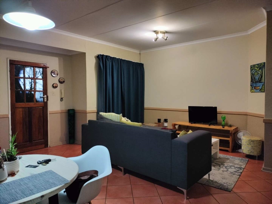 2 Bedroom Property for Sale in Langenhovenpark Free State